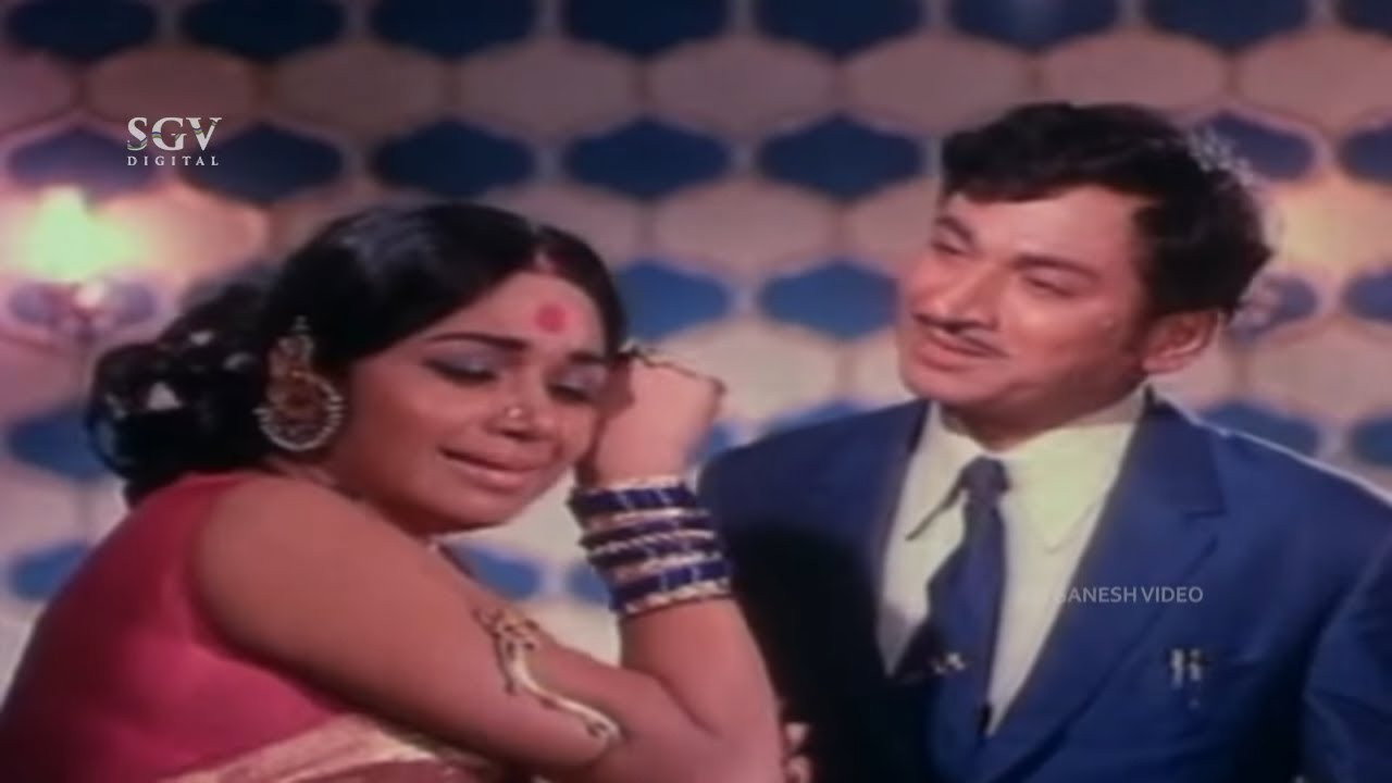 Eradu Kanasu's poster