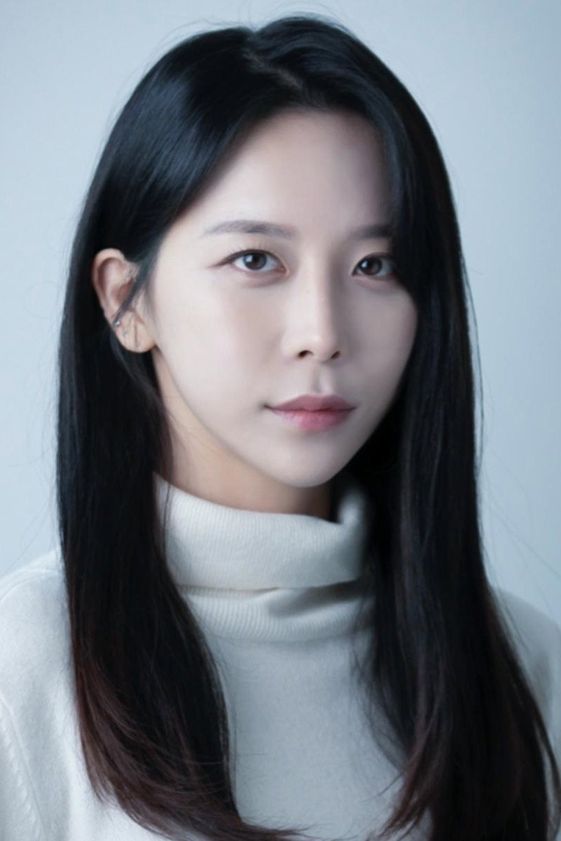 Lee Yun-u's poster