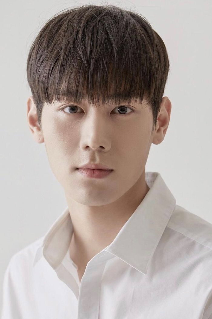Lee Sang's poster
