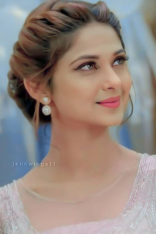 Jennifer Winget's poster