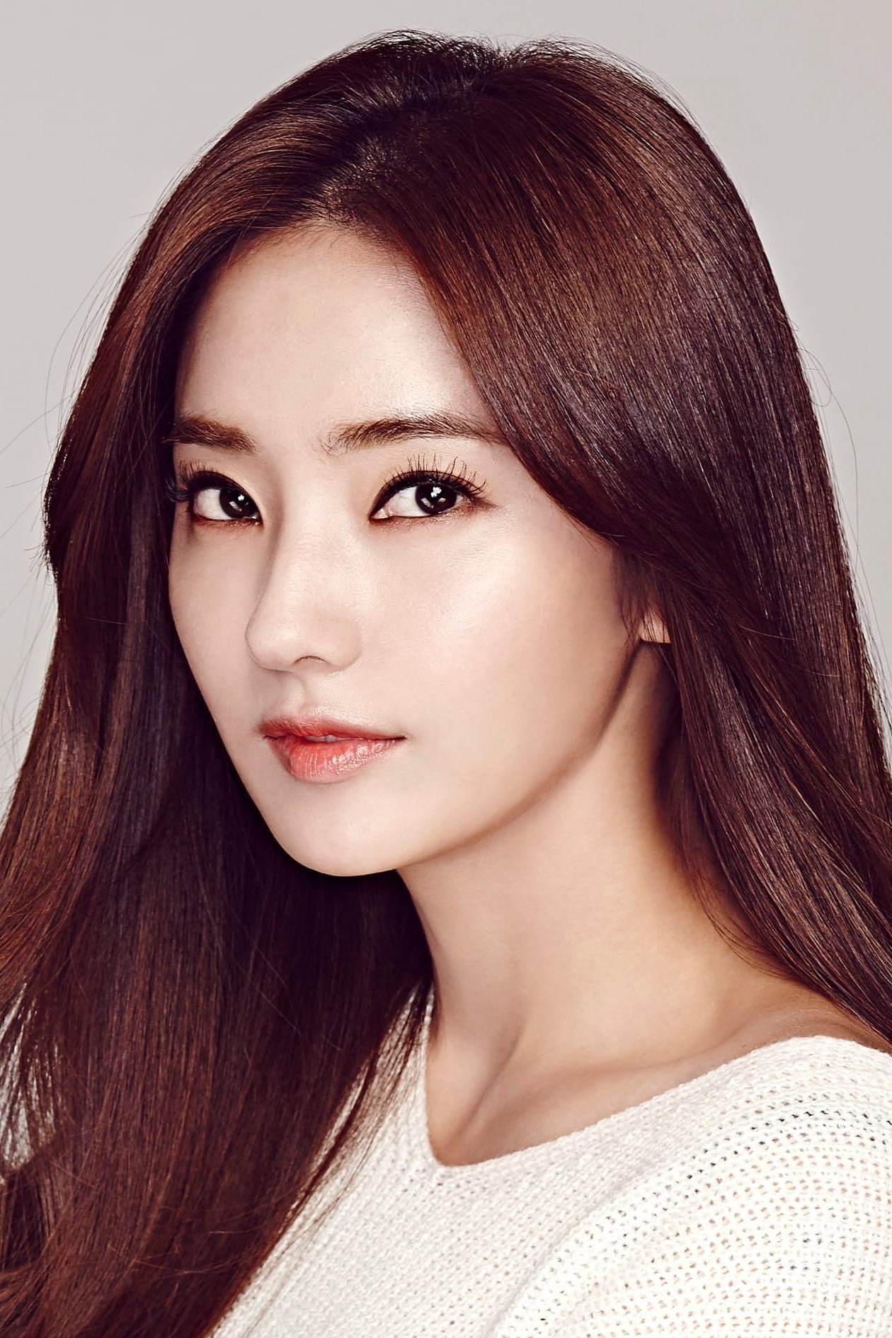 Han Chae-young's poster