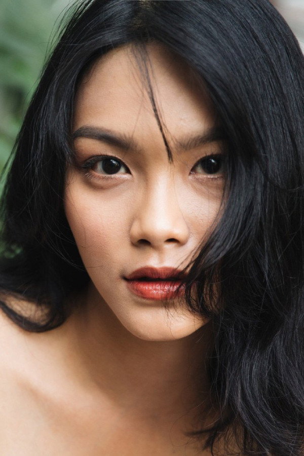 Thanh Tú's poster