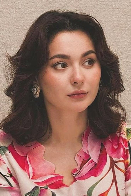 Hania Aamir's poster