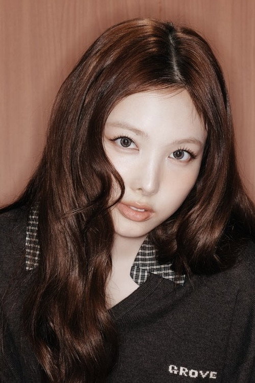 NAYEON's poster