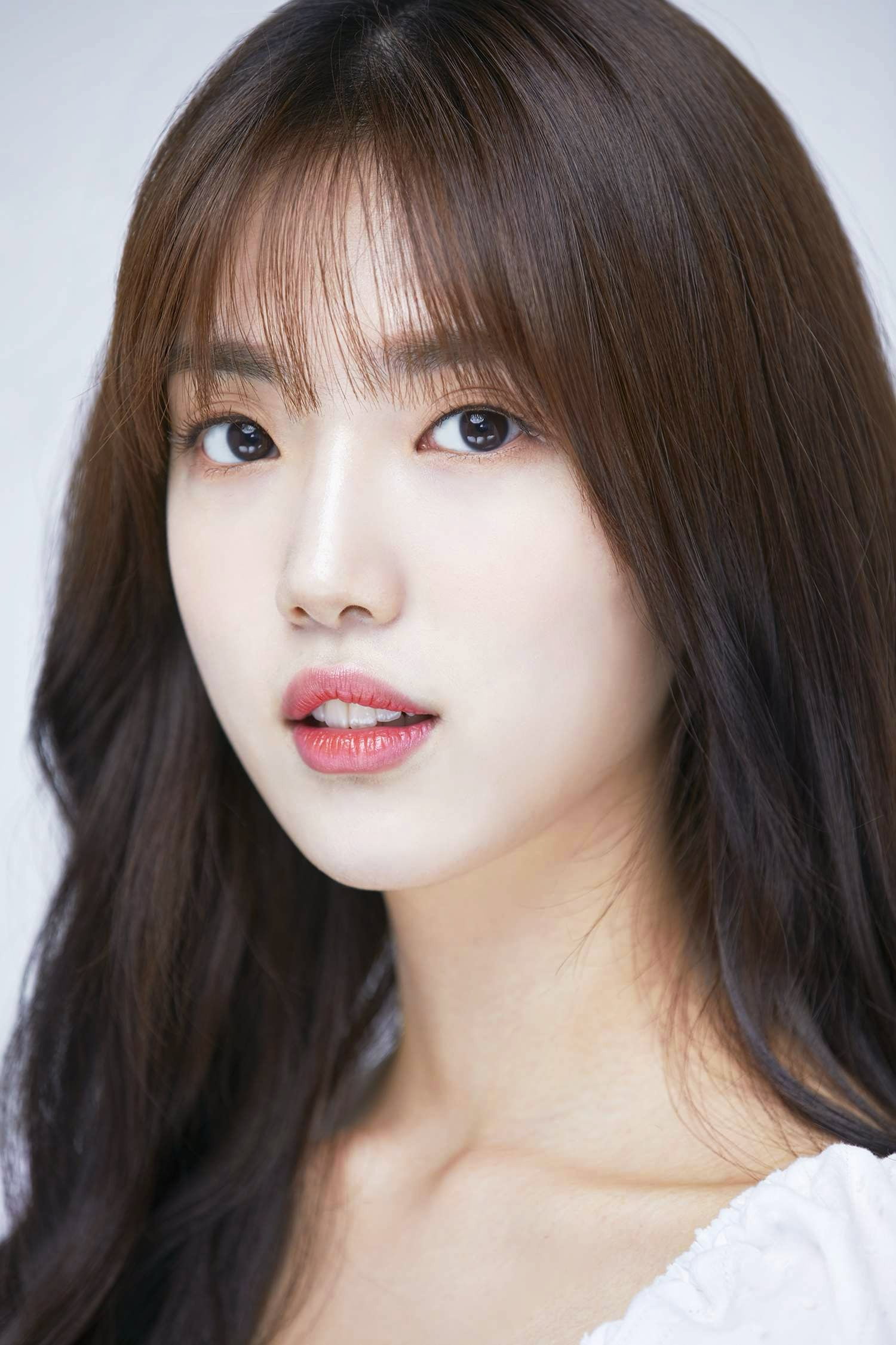 Yoon Seo-ah's poster