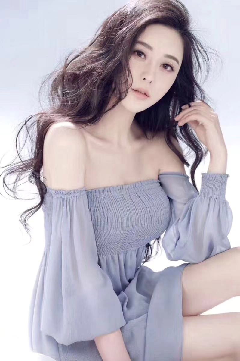 徐丽丽's poster