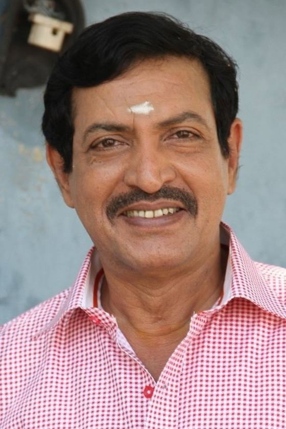 Nizhalgal Ravi's poster