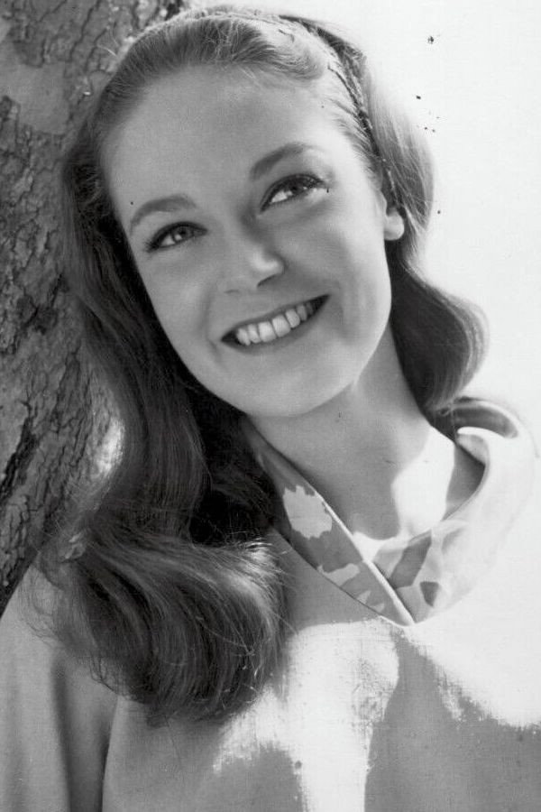 Elizabeth Hartman's poster