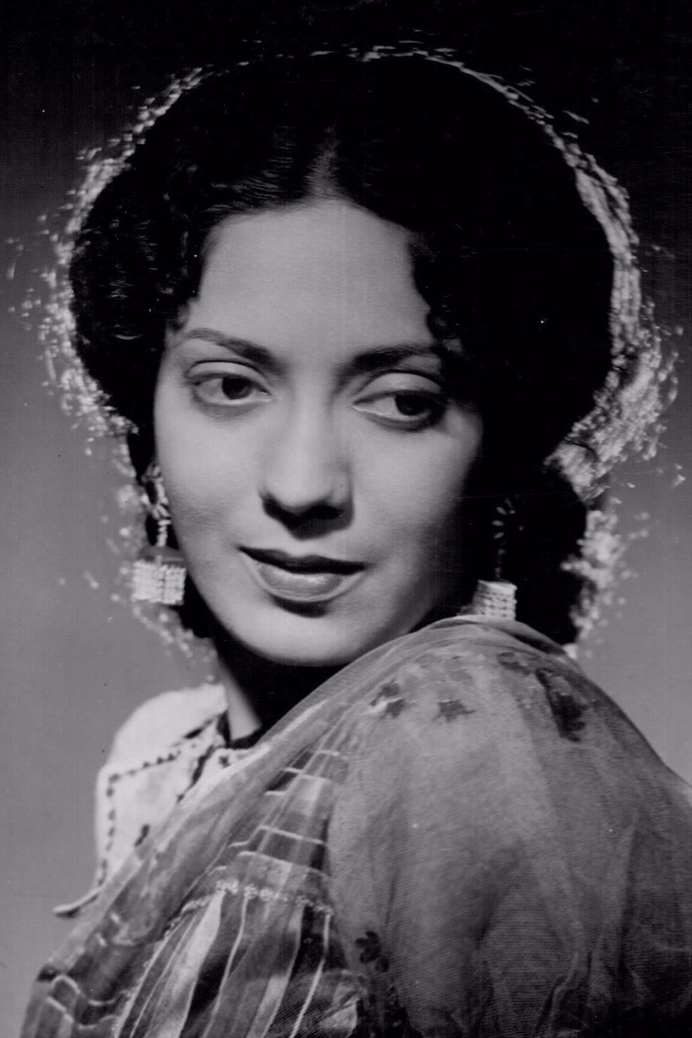 Leela Chitnis's poster