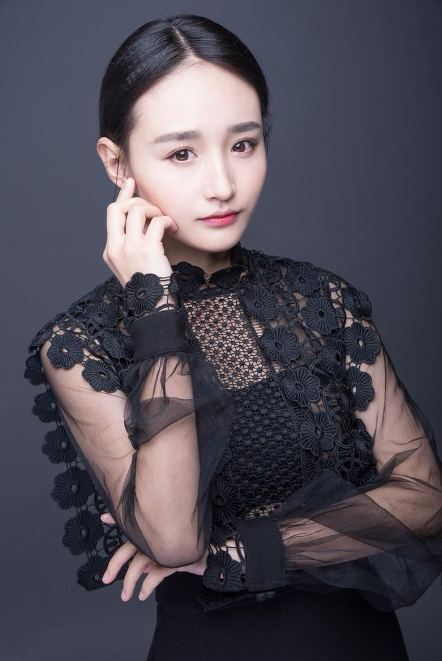 Xie Lu Lu's poster