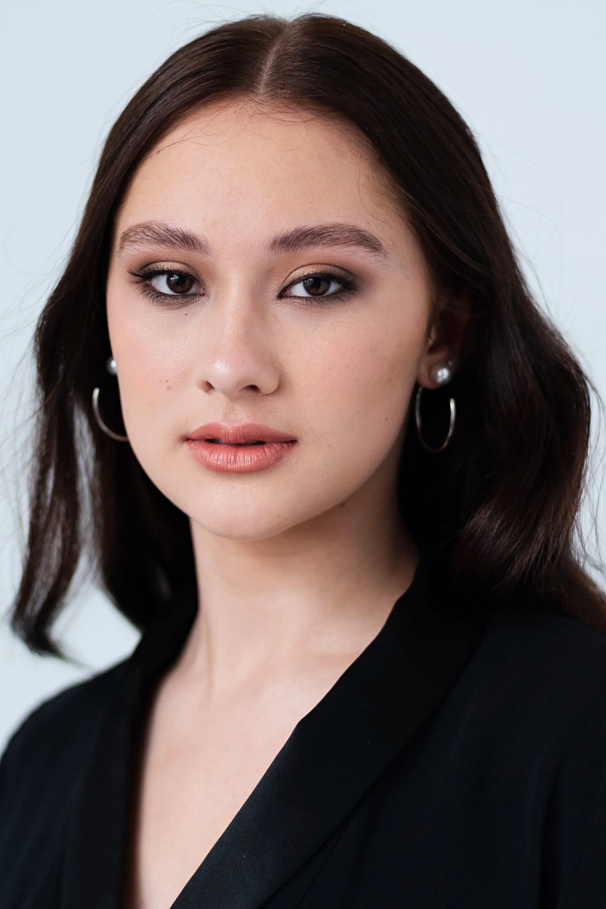 Lola Tung's poster