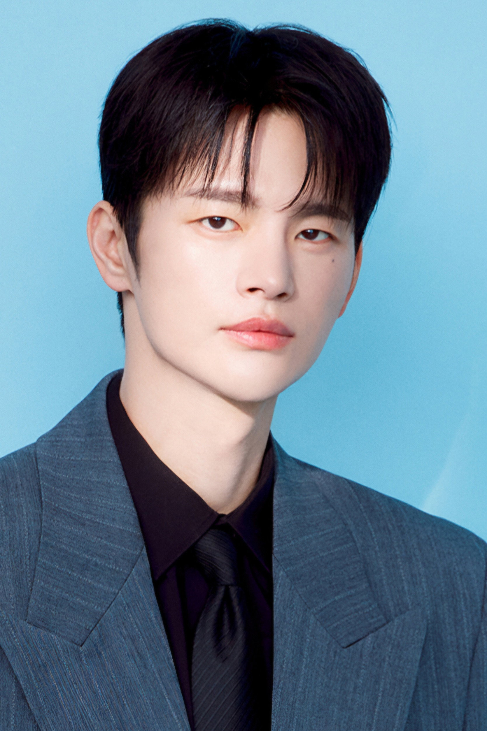 Seo In-guk's poster
