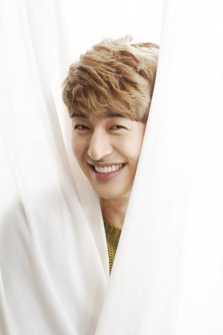 Son Ho-young's poster