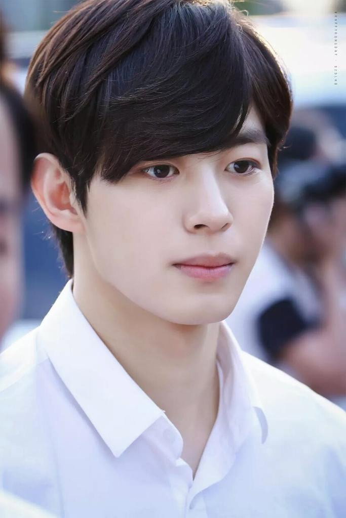 Lee Hong-bin's poster