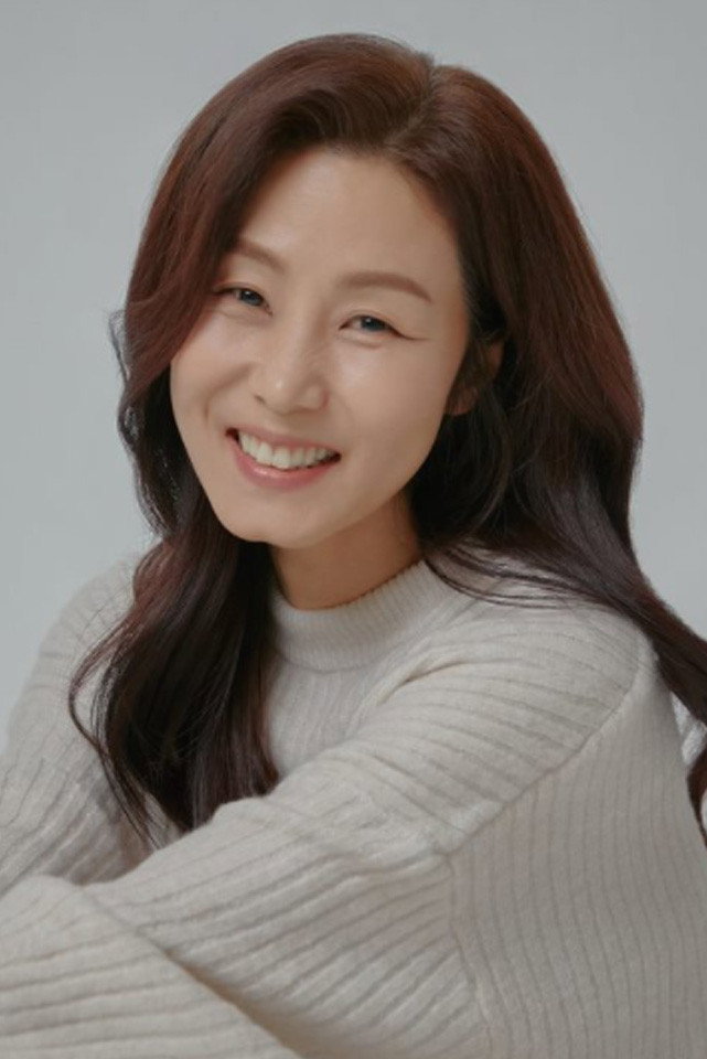 Lee Sun's poster