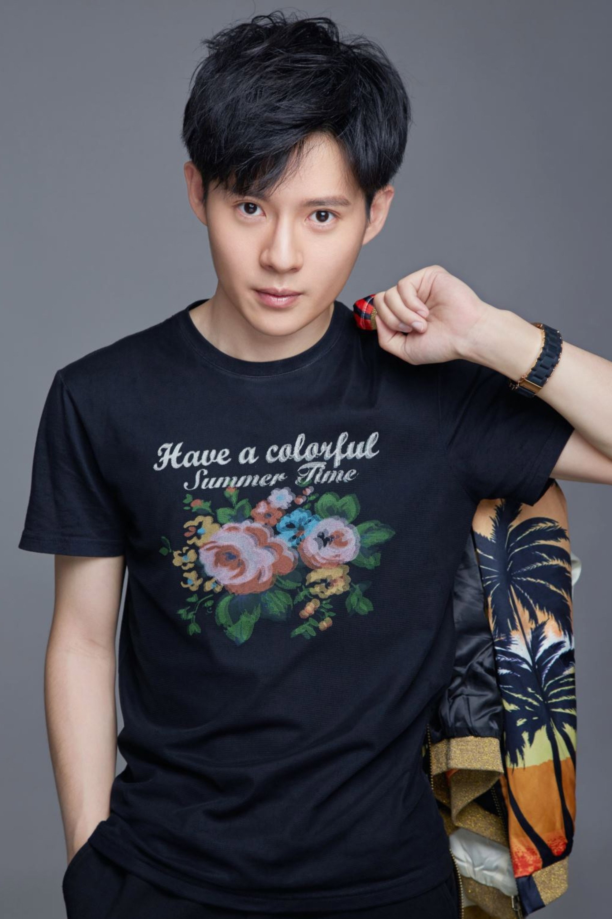 申甲哲's poster