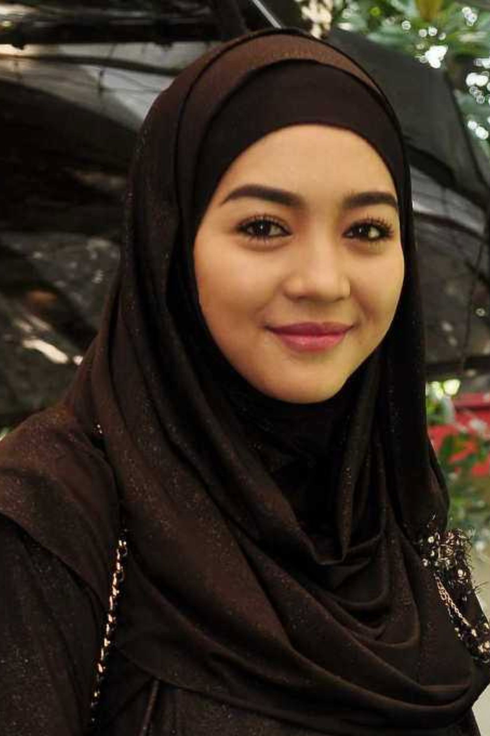 Nuri Maulida's poster