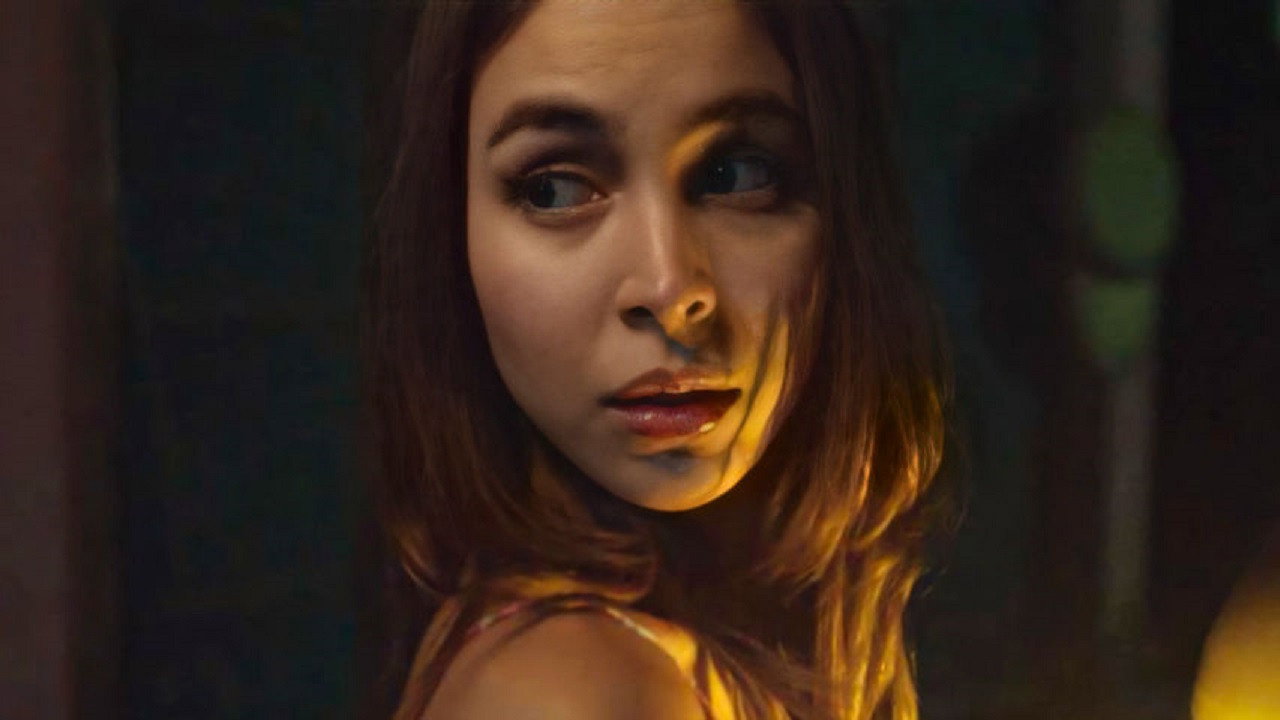 Bahay na Pula's poster