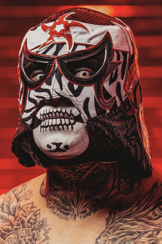 Pentagón Jr.'s poster
