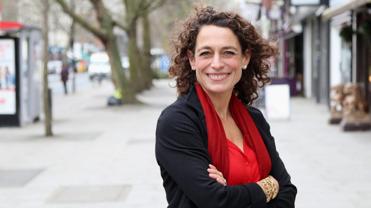 Alex Polizzi: Chefs on Trial's poster