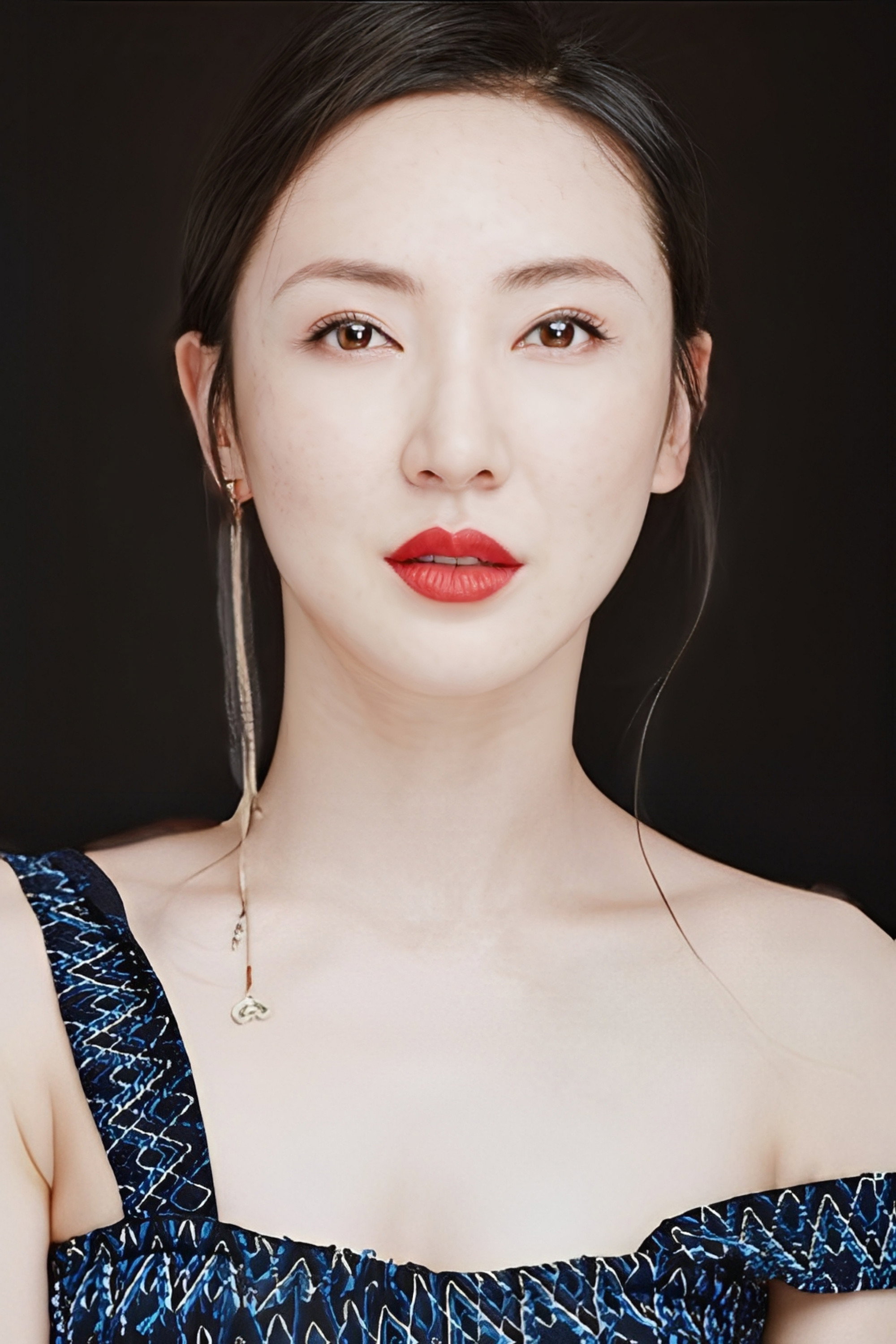 江琳琳's poster