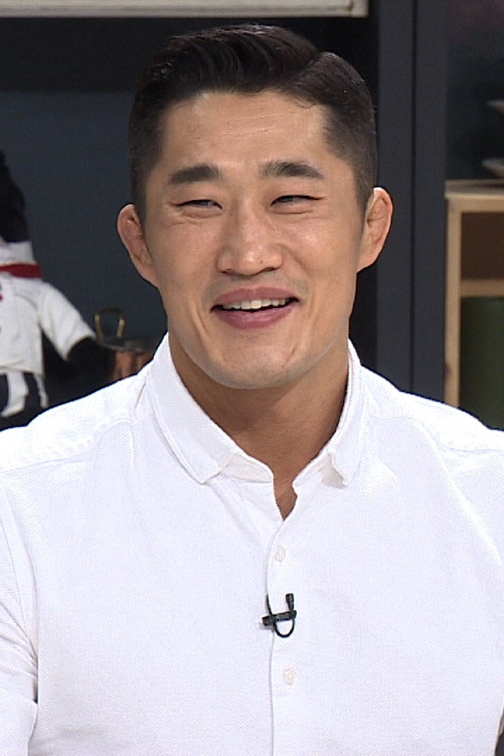 Kim Dong-hyun's poster