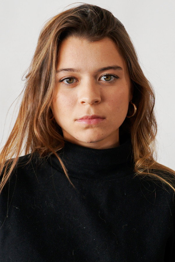 Paula Mirá's poster