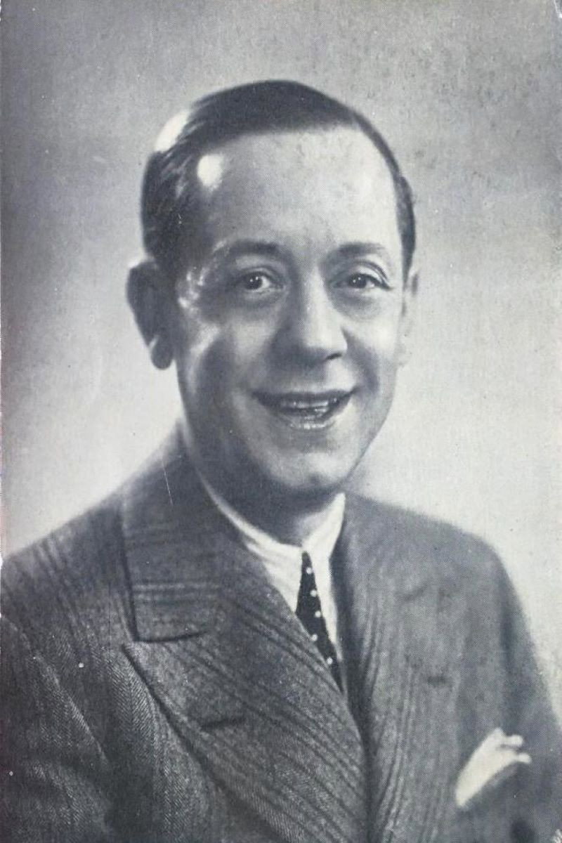 Valeriano León's poster