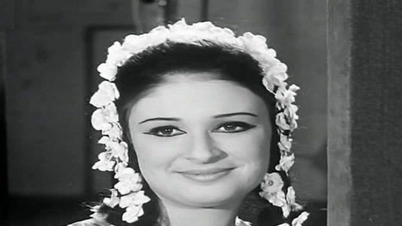نورا's poster