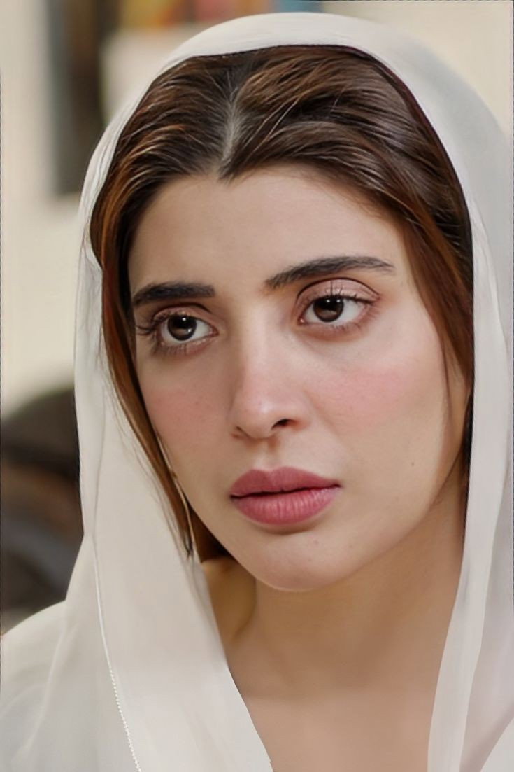 Urwa Hocane's poster