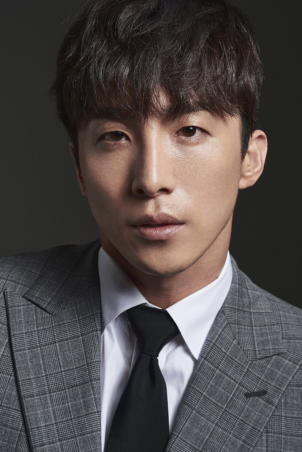 Dong Hyun-bae's poster