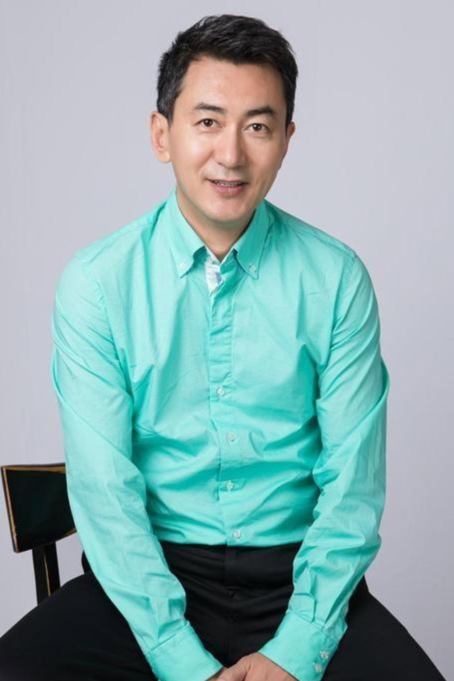 鲁健's poster