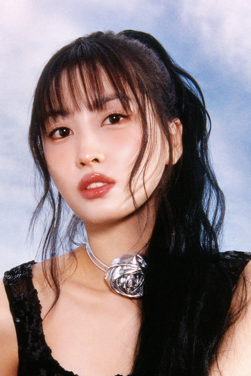 MOMO's poster