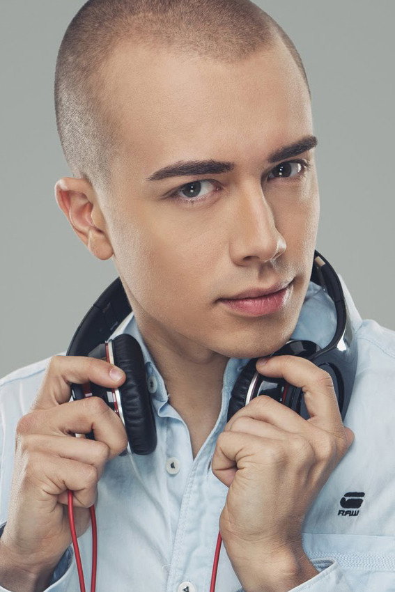 Headhunterz's poster