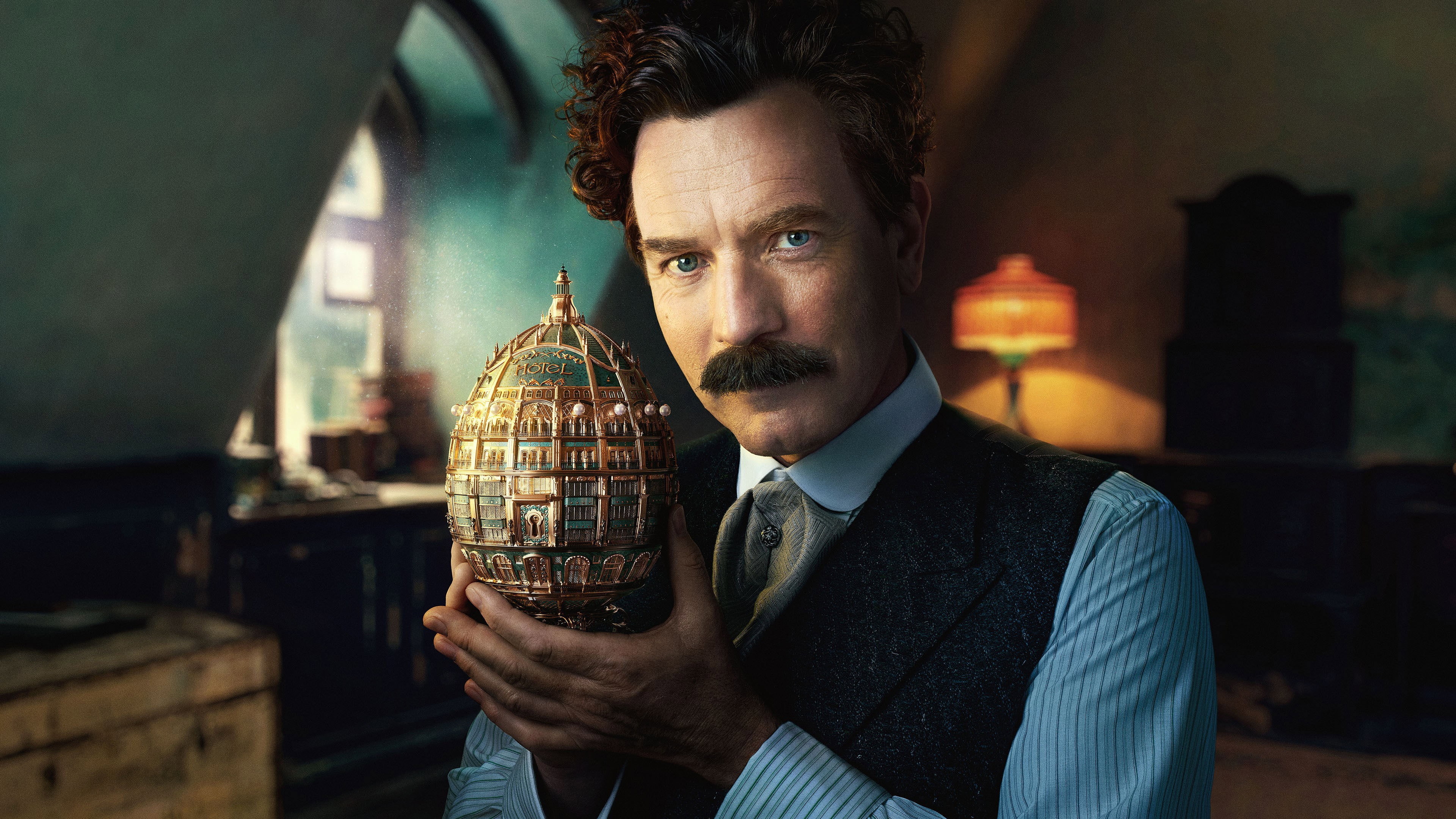 A Gentleman in Moscow's poster