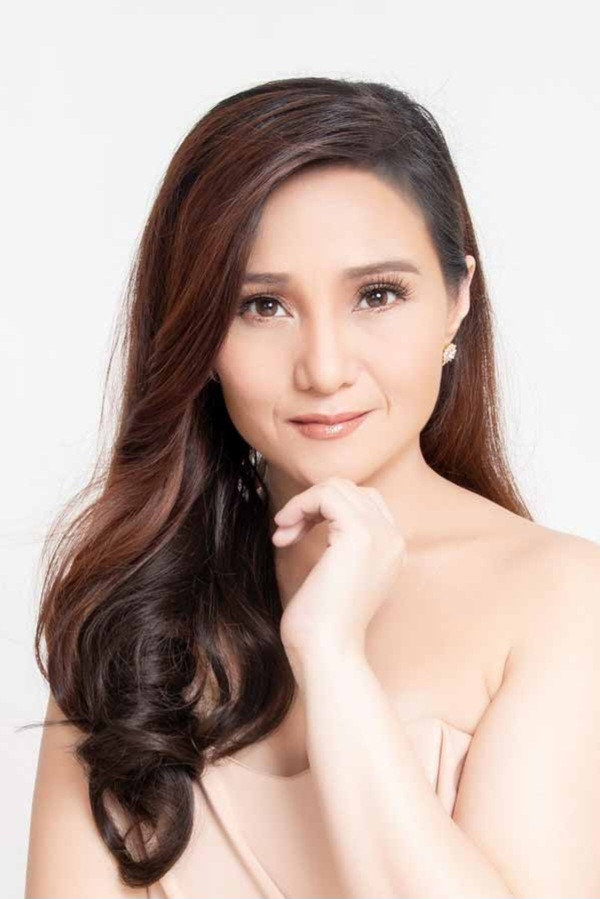 Gladys Reyes's poster
