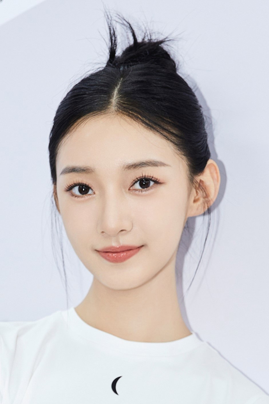 Wang Yilin's poster