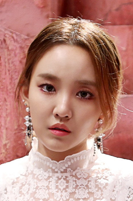 Younha's poster