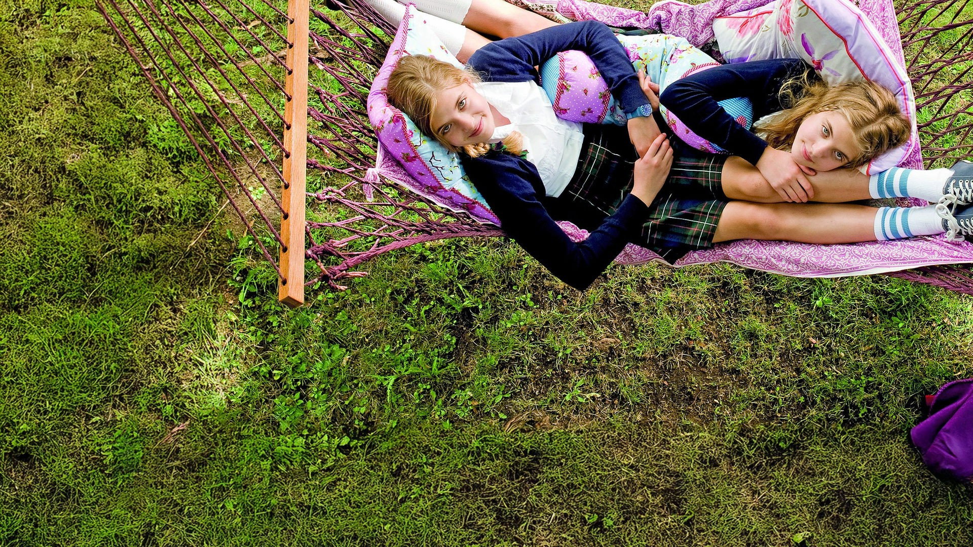 Hanni & Nanni 2's poster