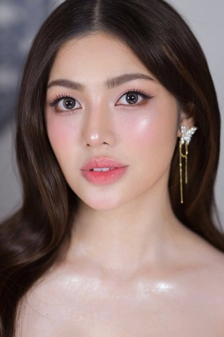 Jane De Leon's poster