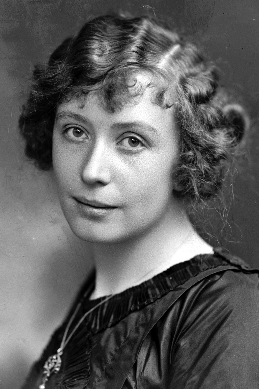 Lia Norée's poster
