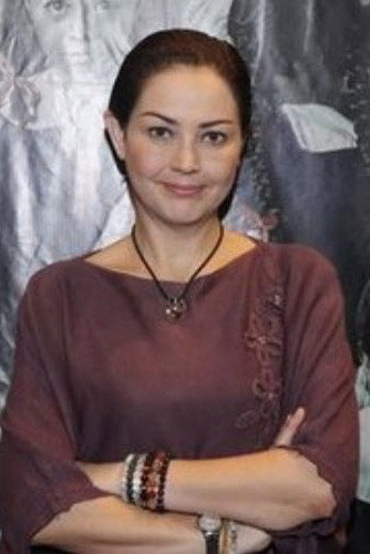 Rowiena Umboh's poster