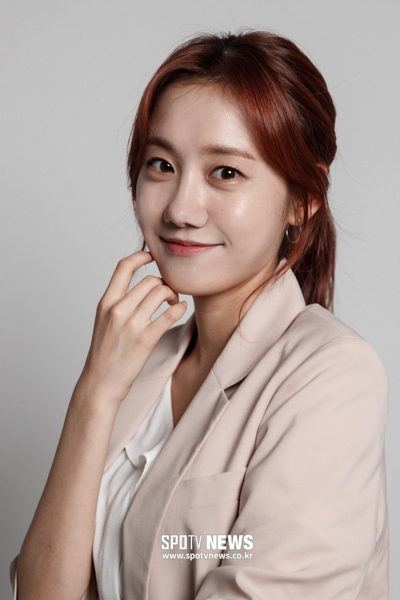 Jung Min-ah's poster