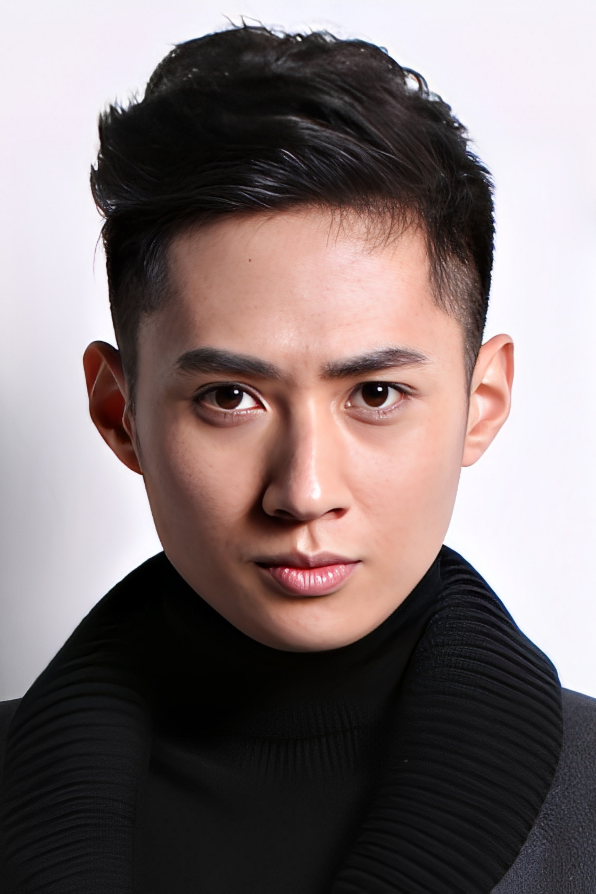 黄彦's poster
