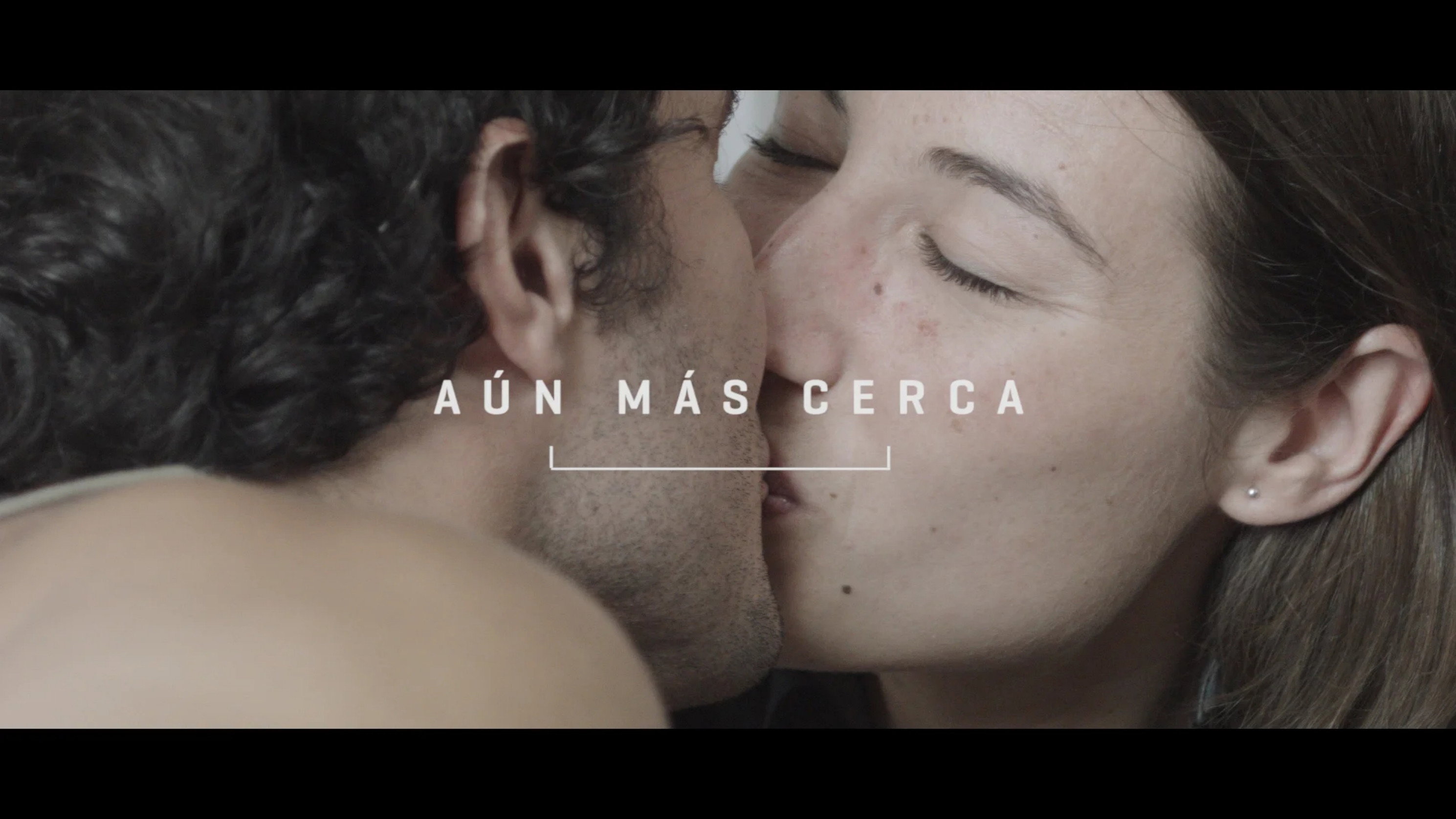 Aún Más Cerca's poster
