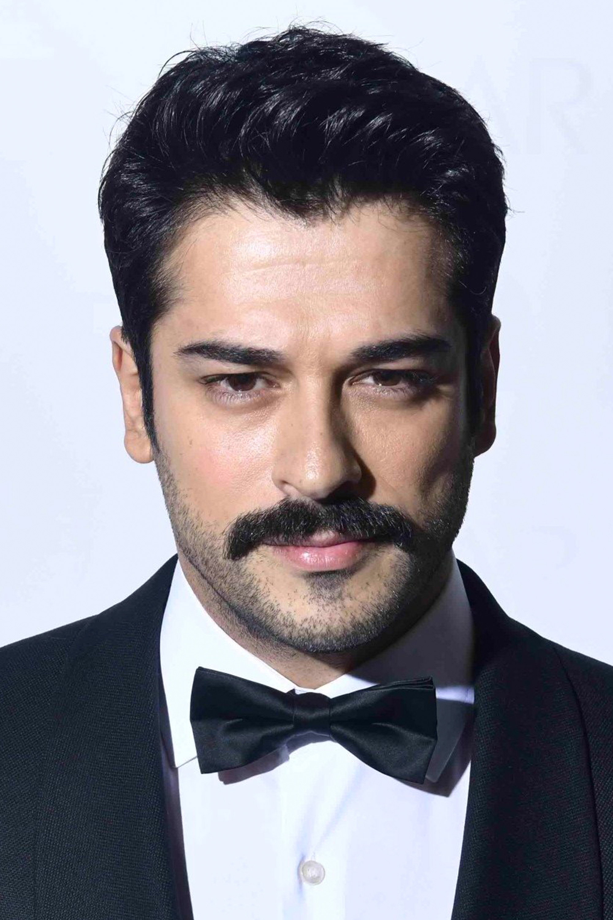 Burak Özçivit's poster