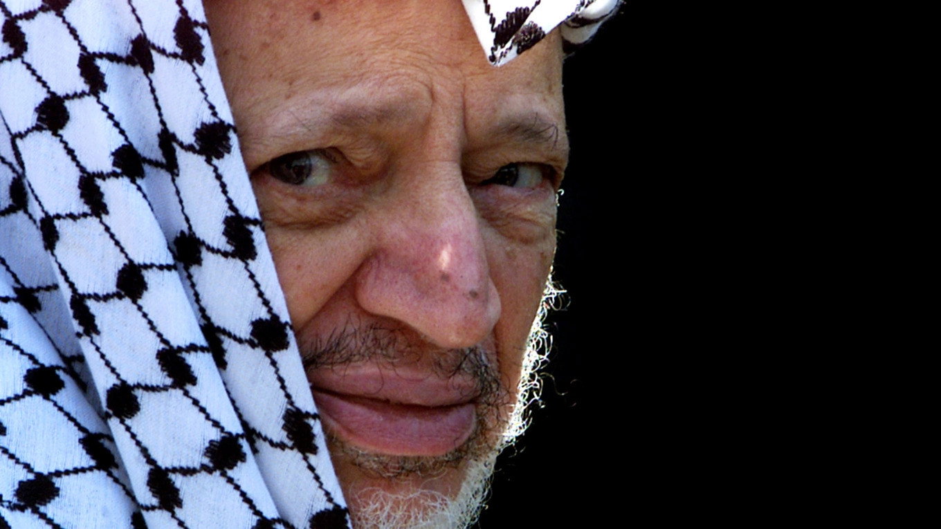 Unveiling Arafat's poster