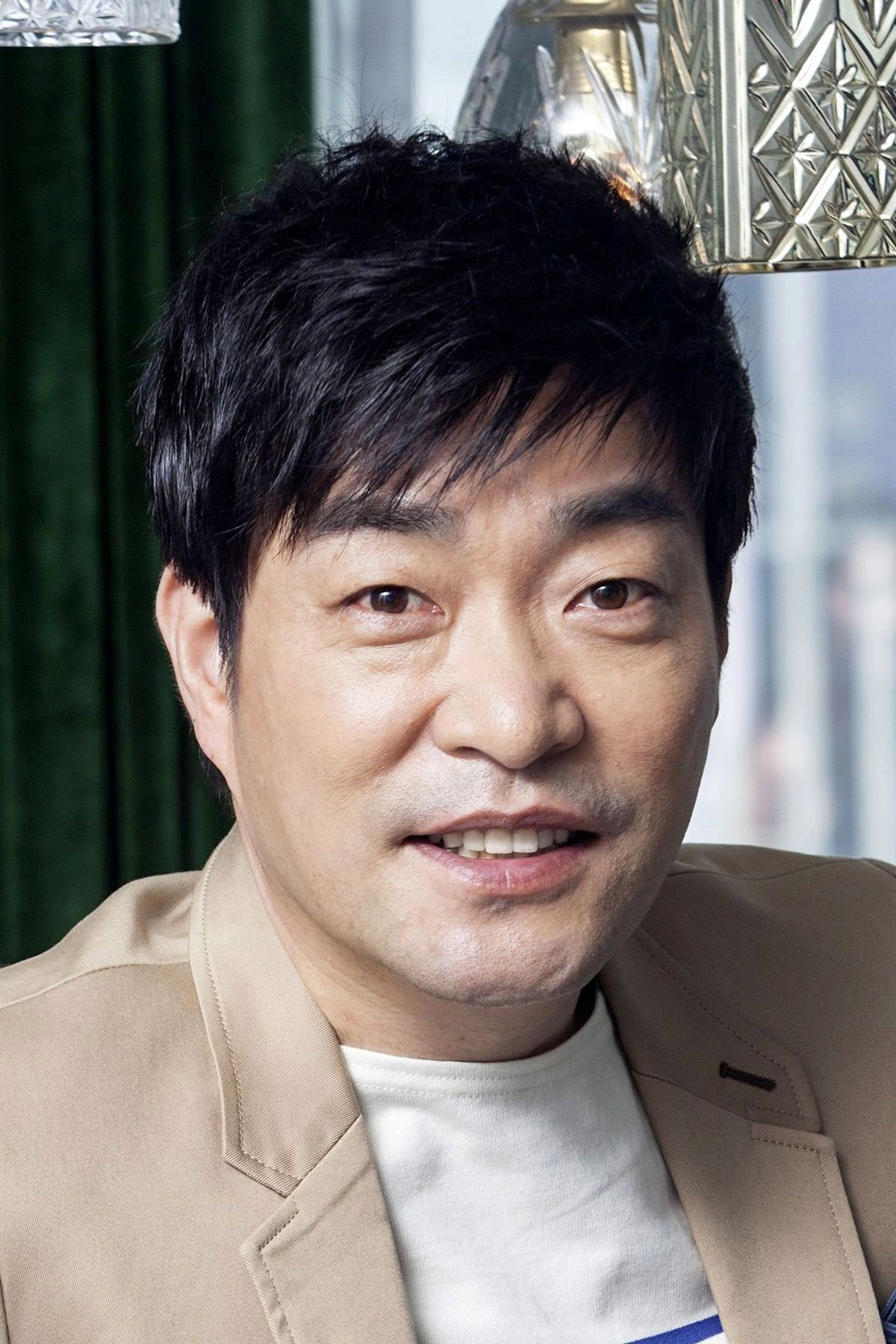Son Hyun-joo's poster