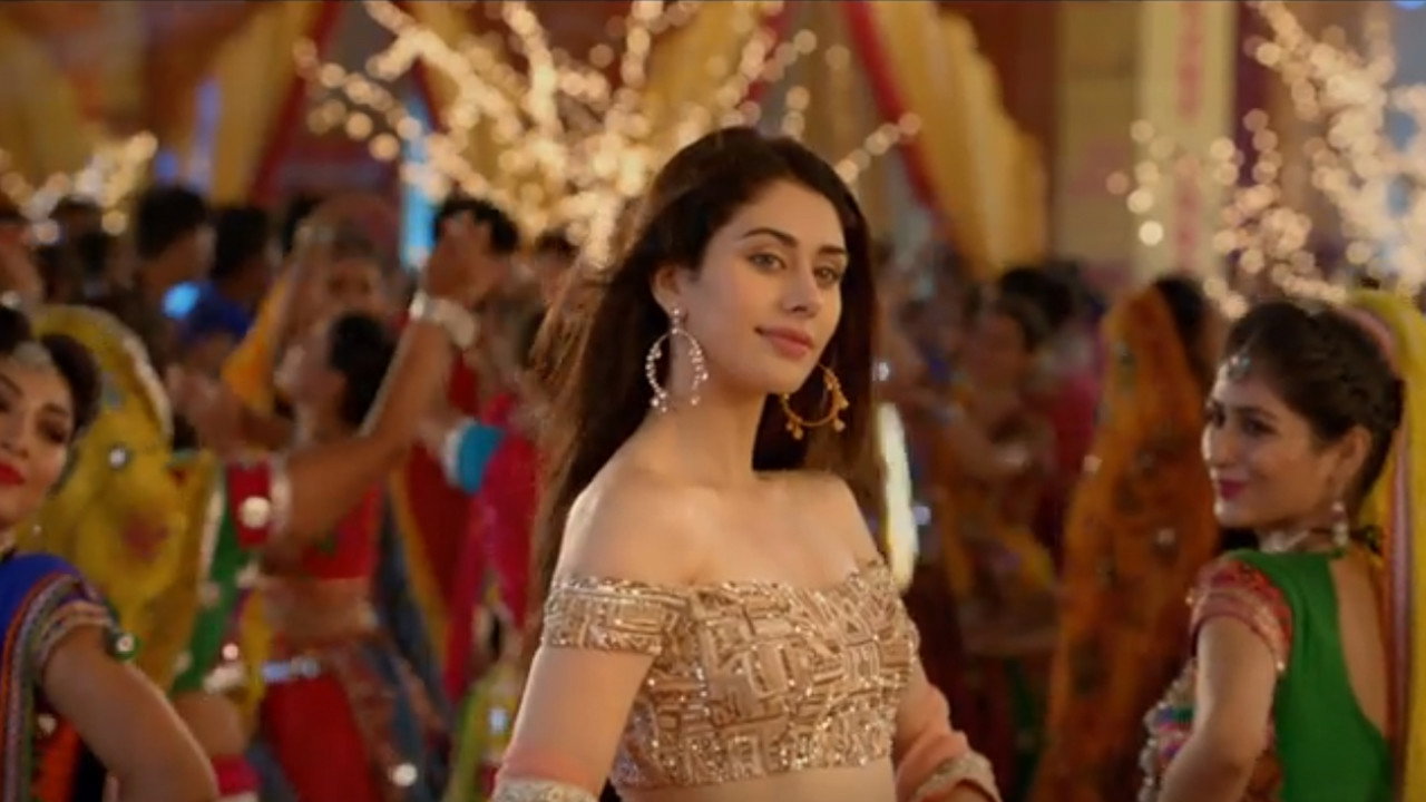 Loveyatri's poster