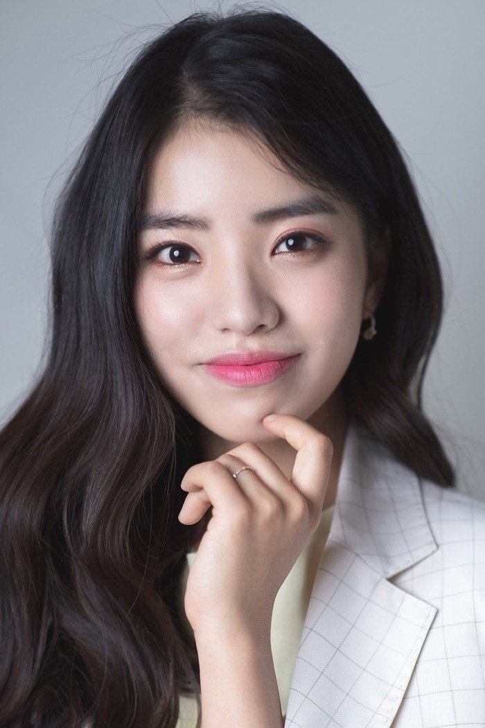Kim Hwan-hee's poster